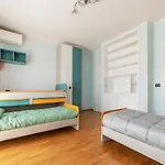 Piazza Bologna Terrace Apartment